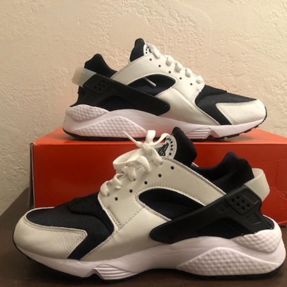 NIB Nike Air Huarache Sneakers - Picture 2 of 6